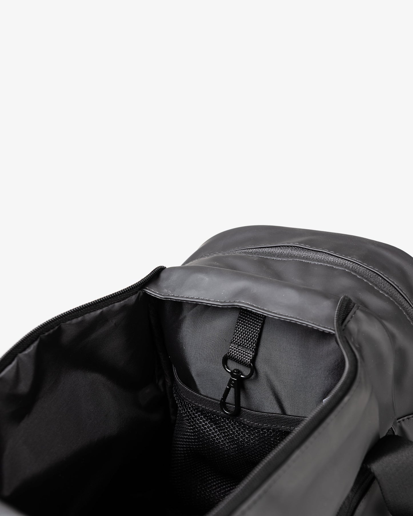 gym-bag-black-x7 Smartshake_GymBag_Black_detail.jpg