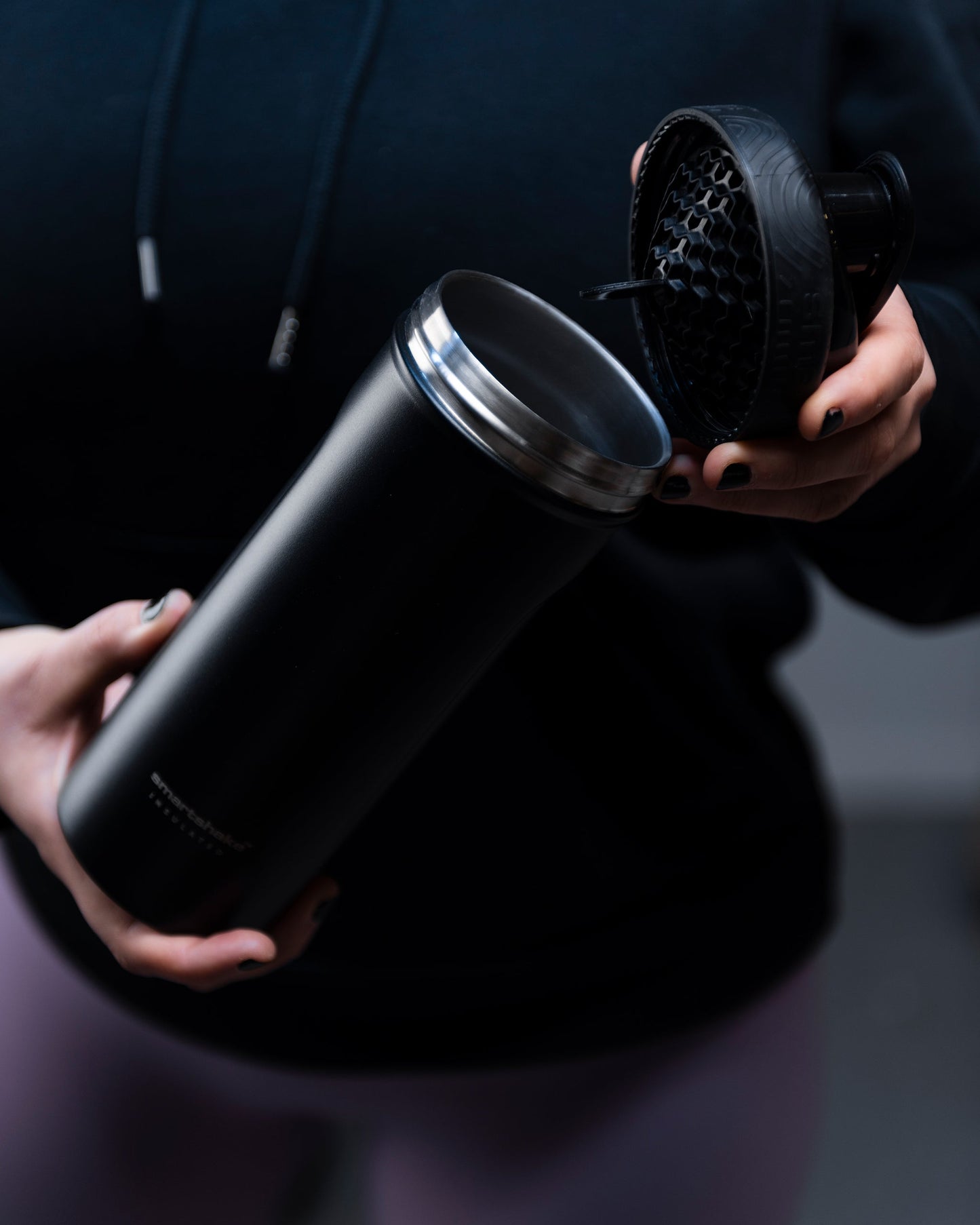 insulated-steel-shaker-black-q5 Smartshake_Insulated_Steel_lifestyle.jpg