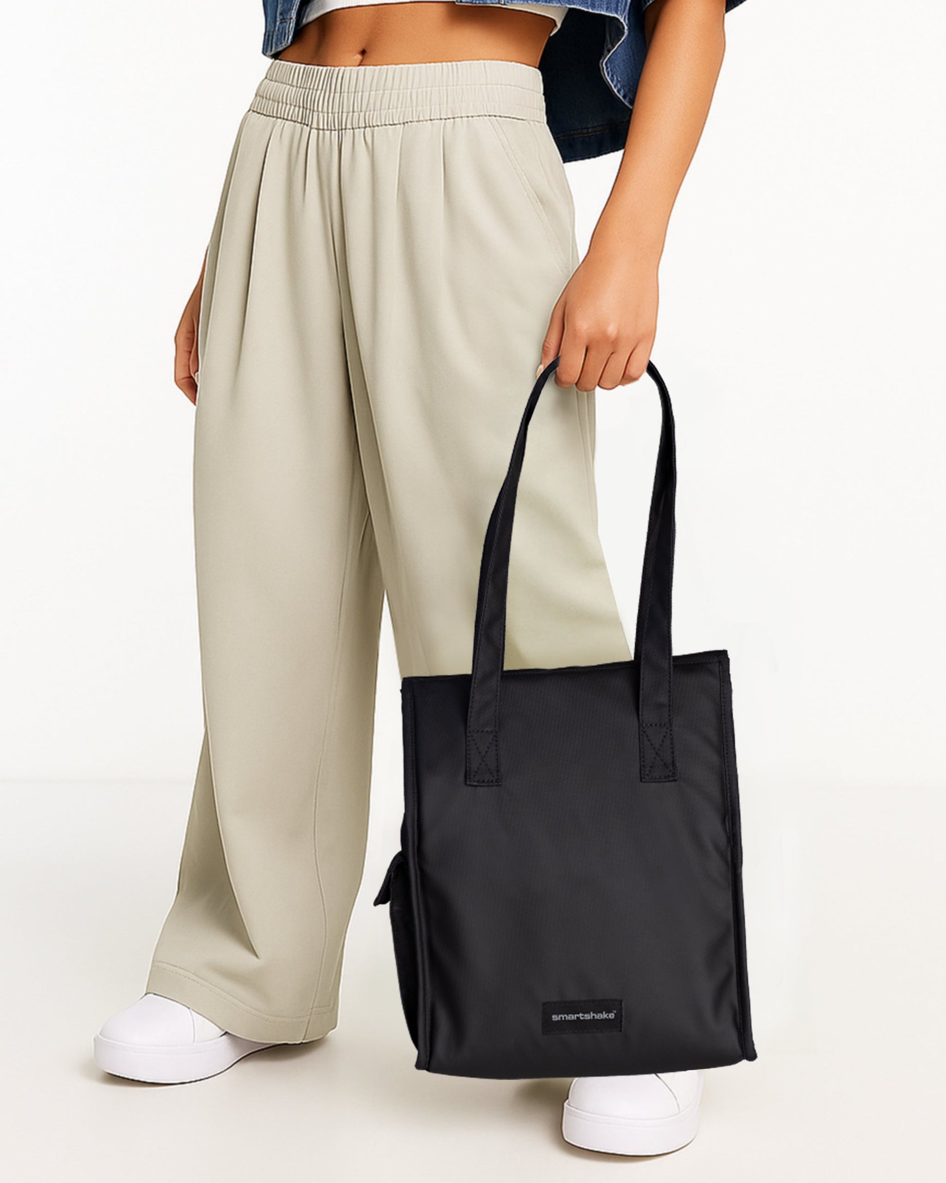 lunch-tote-bag-t8 Smartshake_Lunch_Tote_Bag_lifestyle.jpg
