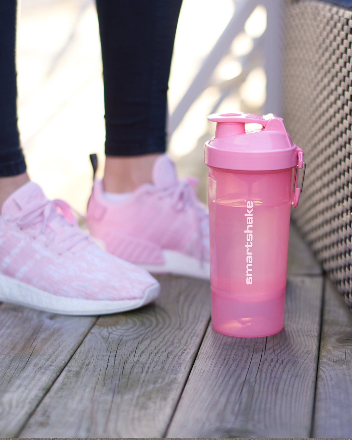 original2go-one-light-pink-g0 smartshake_02go_pink_lifestyle.jpg